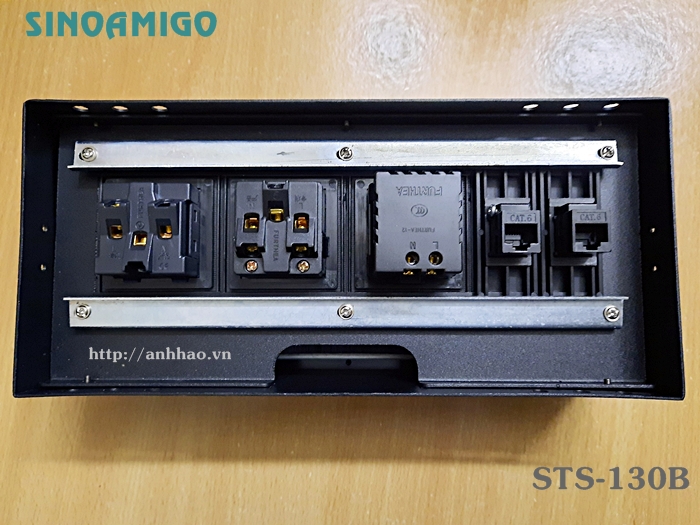 Ổ điện âm bàn văn phòng Sinoamigo STS-130B màu đen (gồm 2 ổ điện chuẩn Univesal, 2 ổ USB 5V-2.1A, 2 ổ RJ45 cat6)