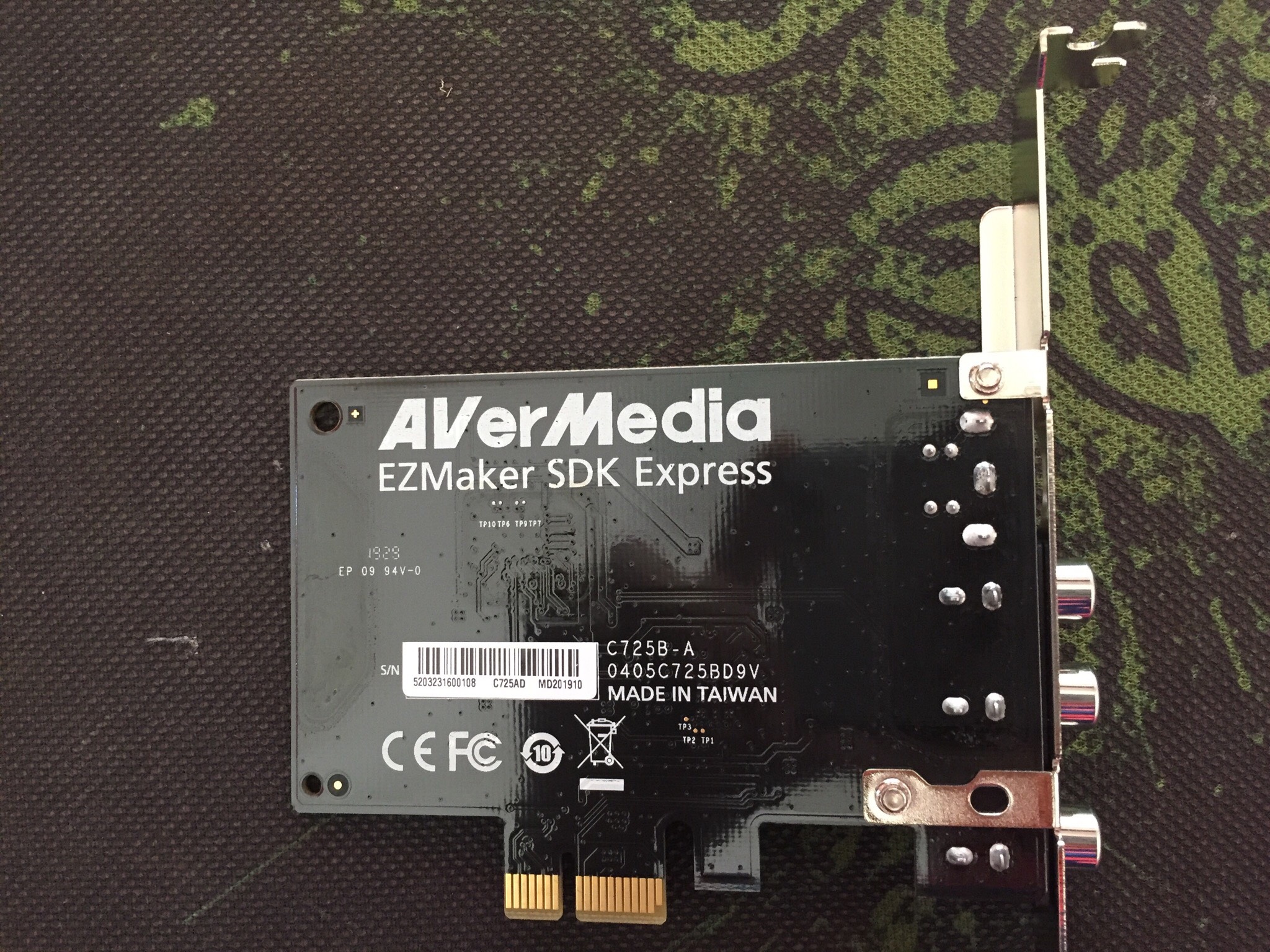 Card ghi hình Avermedia C725 dùng cho máy nội soi, máy siêu âm, camera..