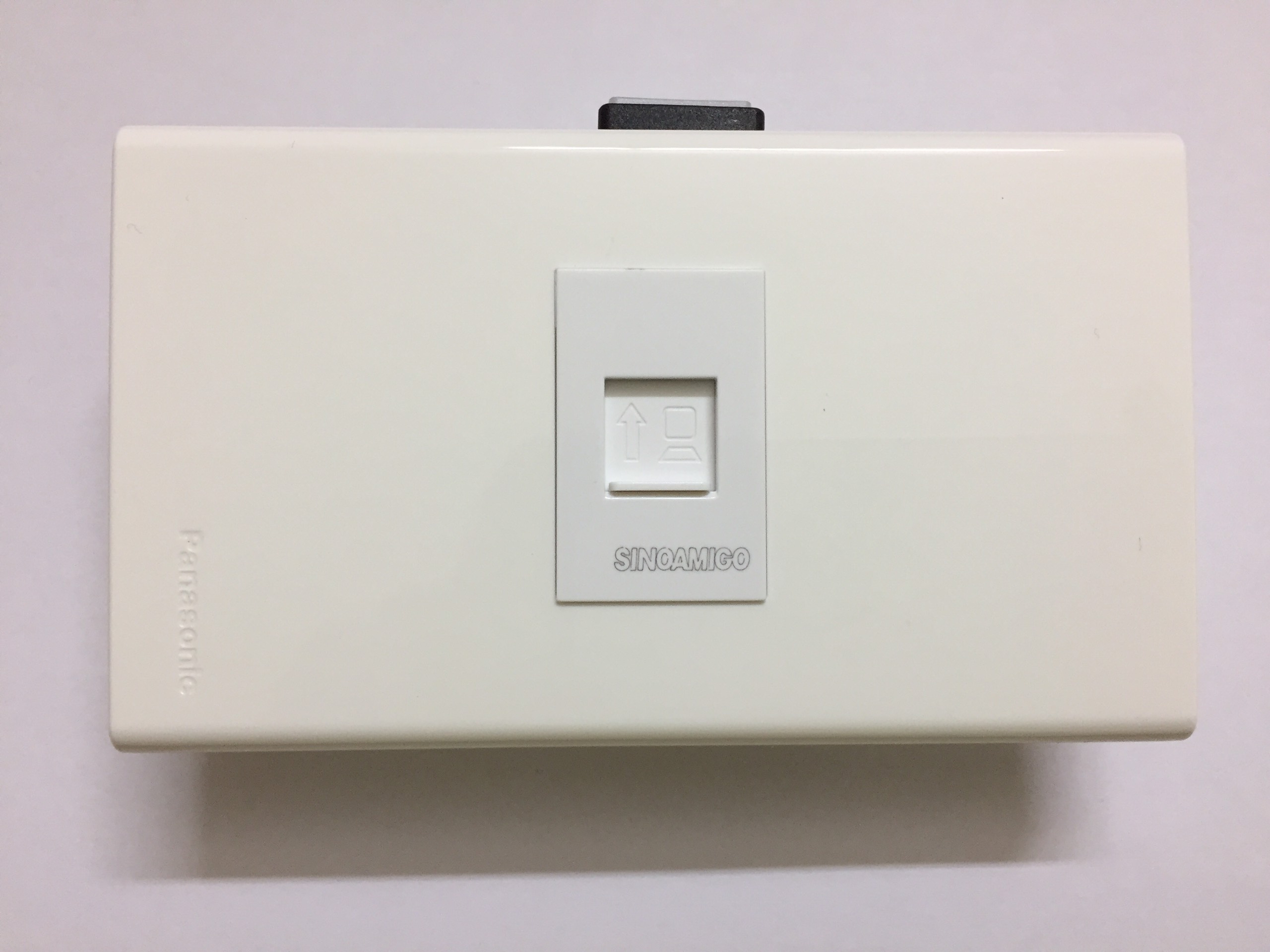 Nhân wallplate điện thoại cat3- P22 dùng để lắp ổ điện thoại âm tường, ổ điện âm sàn