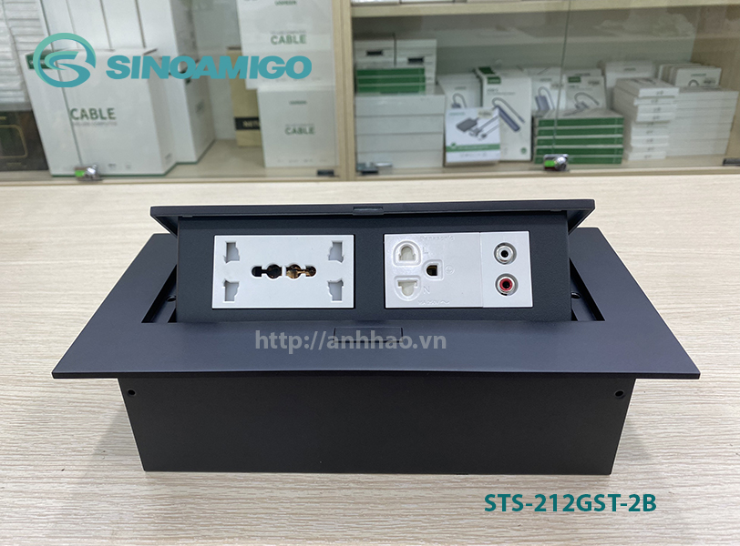 Hộp ổ điện âm bàn văn phòng Sioamigo STS-212GST-2B màu đen. Tích hợp 3 ổ điện, 1 ổ Audio 3.5 hoa sen