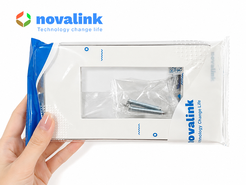 Mặt wallplate 3 cổng Novalink NV-21003W màu trắng tuyết, lắp nhân mạng HDMI USB VGA
