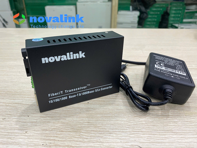 Bộ chuyển đổi quang điện 1 sợi tốc độ 1Gb Novalink NV-43101B-SM-25, chuẩn SC single mode 25km