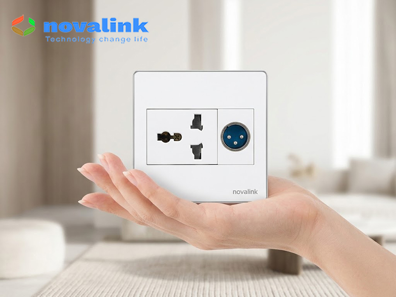 Ổ cắm micro Canon XLR âm tường kèm ổ điện đa năng dùng cho phòng họp và sân khấu