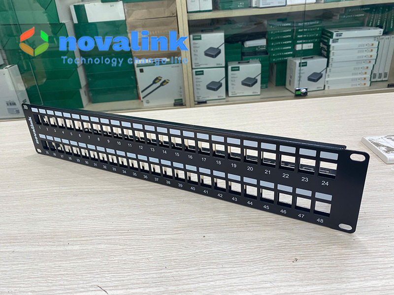 Patch panel Cat6A 48 cổng 2U, chuẩn tủ rack - Novalink CC-06-00064